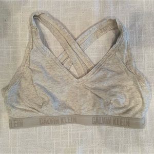 ❣️2/$25❣️ CALVIN KLEIN light gray women’s lightly lined bralette | XL